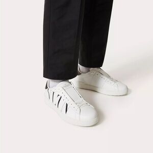 Worn 2-3 times. Almost brand new!